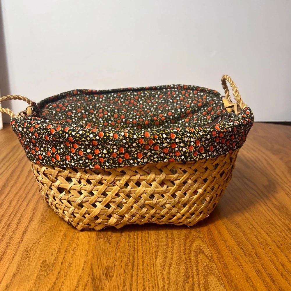 VTG Woven Egg Gathering Basket w Zippered Floral Liner Rope Handles Farm Decor